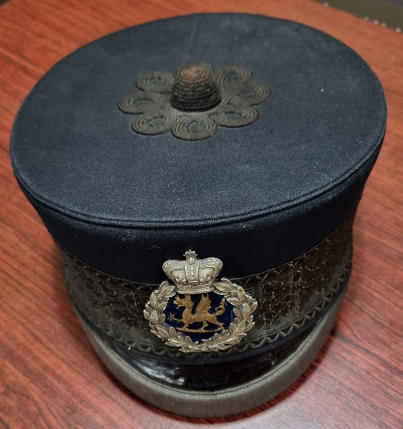 SB45 South Wales Borderers c1880-1890 Forage cap. Metal VC badge.