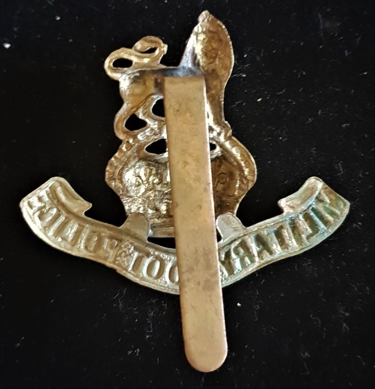 MILITARY FOOT POLICE CAP BADGE